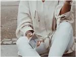 Lookabe Necklace iPhone Xs Max gold nude loo010