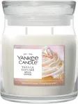 YANKEE home Scented candle YANKEE CANDLE VANILLA CUPCAKE 368 g medium