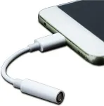 Akasa - adapter Type-C to 3.5 mm headphone jack