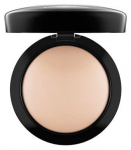Kompaktne pulber MAC Mineralize Skinfinish, light plus, 10 g