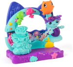 M&auml;ngukujuke, koos tarvikutega Spin Master Gabbys Dollhouse Mercats Aquarium Balcony, mitmev&auml;rviline