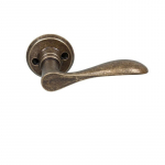 Uksek&auml;epide, v&auml;listingimustes Valnes