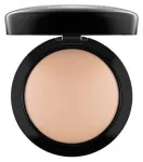 Kompaktne pulber MAC Mineralize Skinfinish, medium plus, 10 g